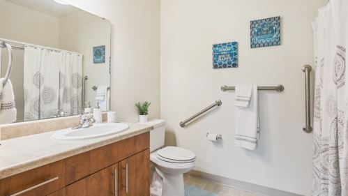 The Carriage House-Bath